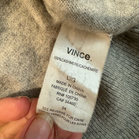 Vince light gray 100% cashmere cardigan sweater small mark in pic size L - Picture 3 of 3